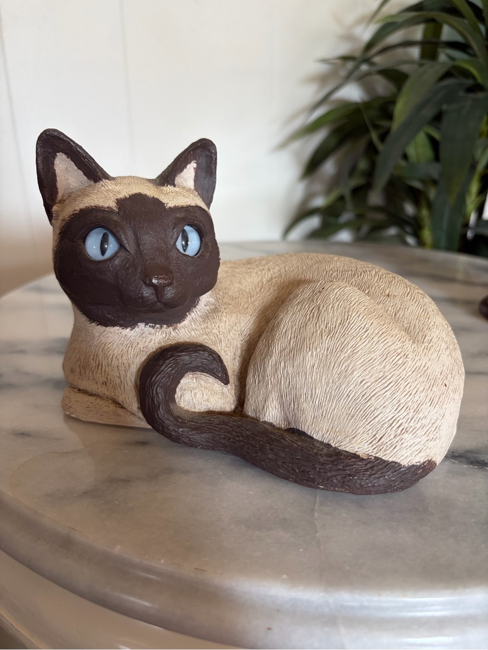 Vintage Siamese Cat Sculpture Blue Eyes Figurine Cats Art Trinket Gift 1990s